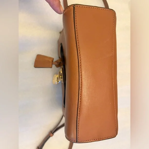 Michael Kors Hamilton Traveler Leather Crossbody Satchel Luggage Gold Lock Key - Picture 13 of 13